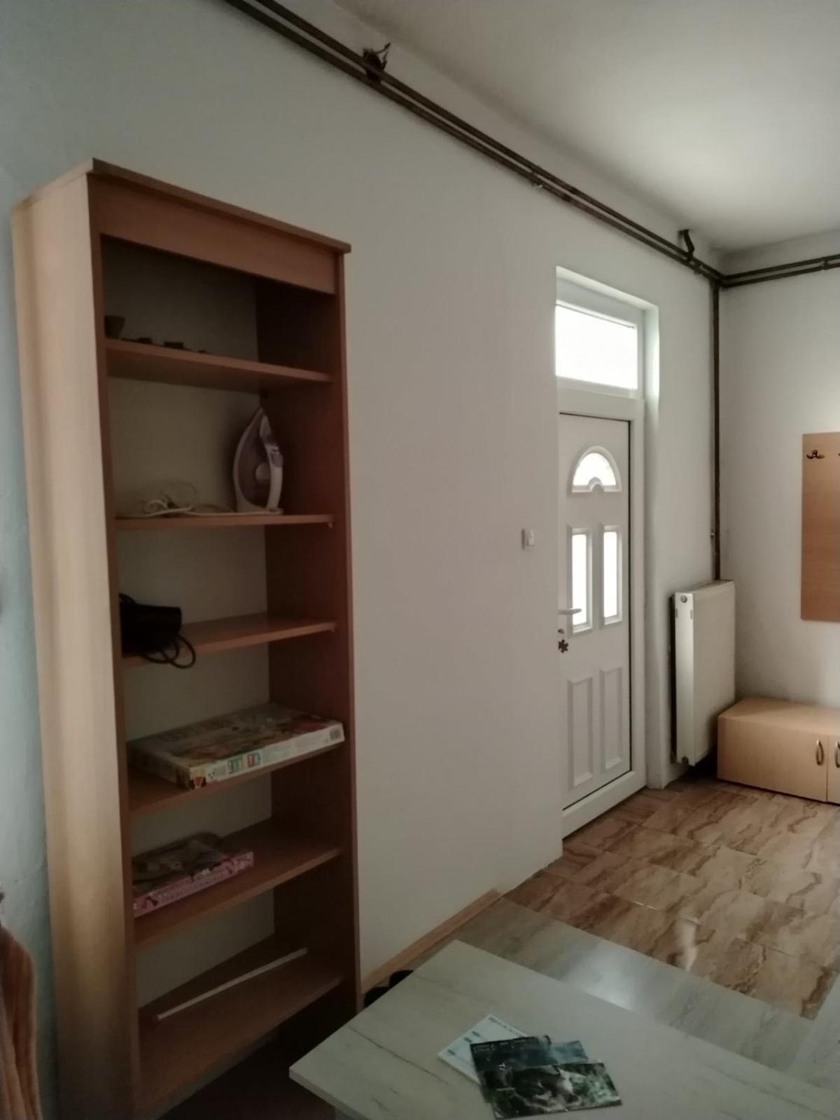 Apartman Maja Баина Баща Екстериор снимка